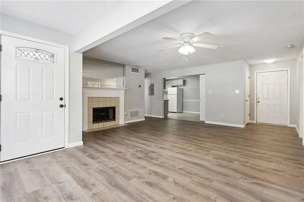 2 bed, 2.0 bath, $1,750 — Photo 4