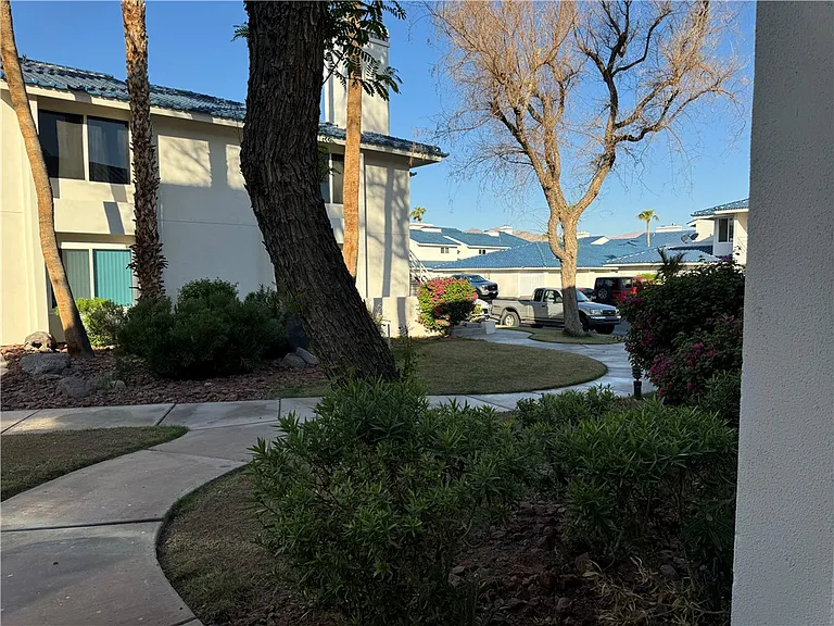 1800 Clubhouse Dr #K90 — Photo 34