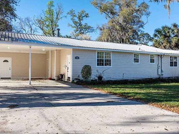 3rd image of 368 SW Harrison Pl
