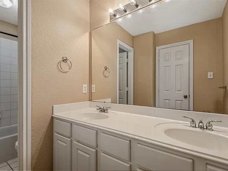 130 Zephyr Bend Pl — Photo 28