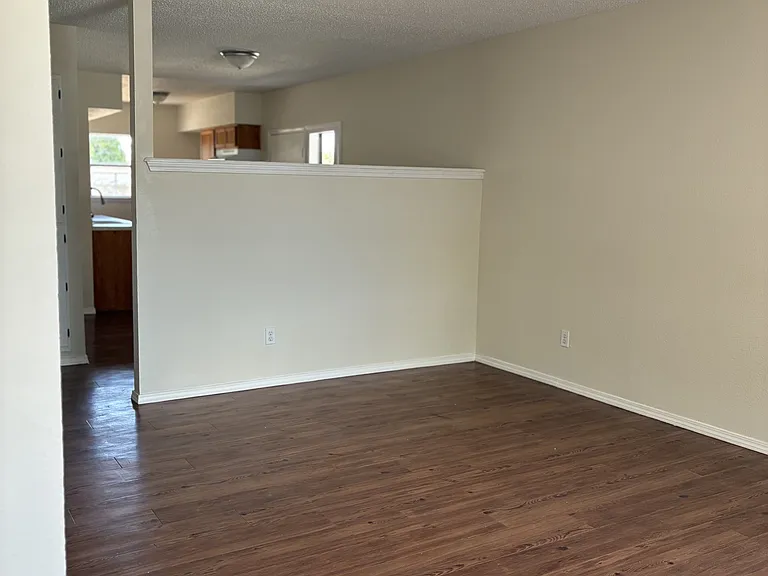 10830 Cardigan Dr — Photo 2