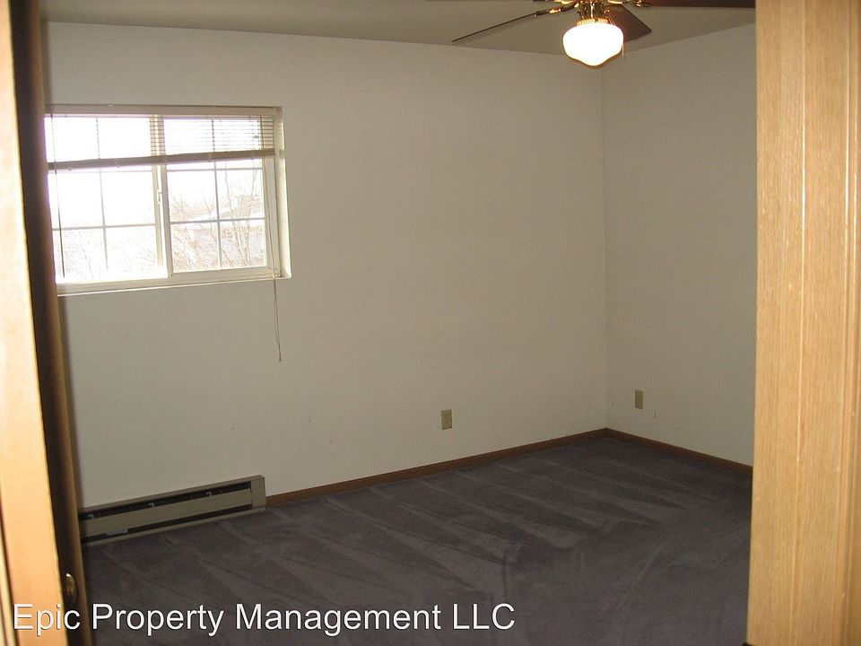 2nd image of 1280 Commonwealth Dr APT 1