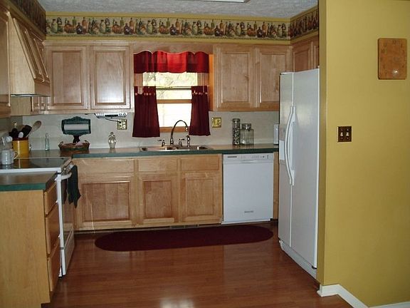 2nd image of 2913 Daniell Cir