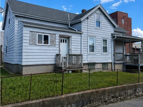 21 Everett St, Fall River, MA 02723