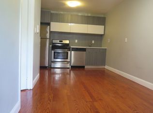 306 Hart St #2L, Brooklyn, NY 11206
