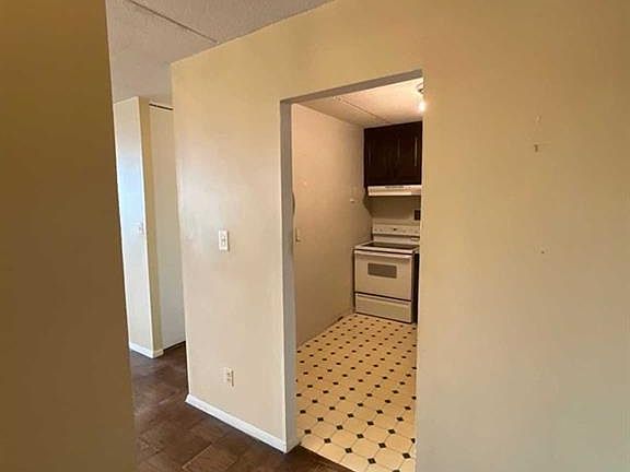 2nd image of 250 Gorge Rd APT 7H