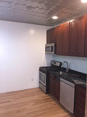 Rented by RES New York | media 9