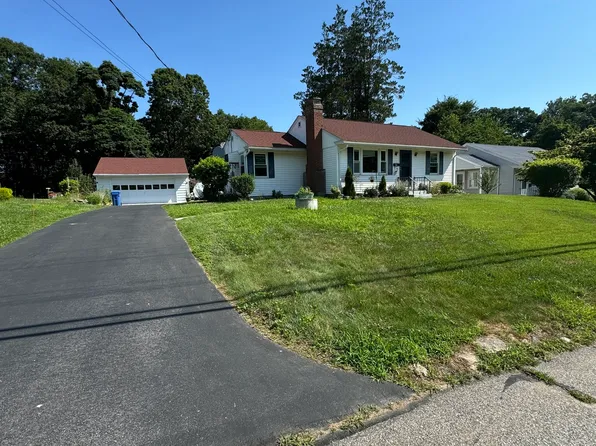 42 Park Avenue, Montville, CT 06382