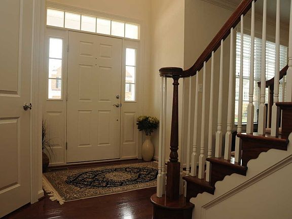Foyer Main-level