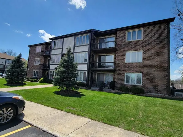 5024 Circle Ct APT 1004, Crestwood, IL 60418