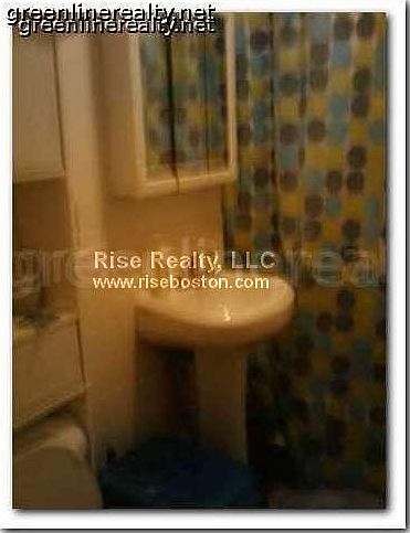2nd image of 17 Cummings Rd APT 2
