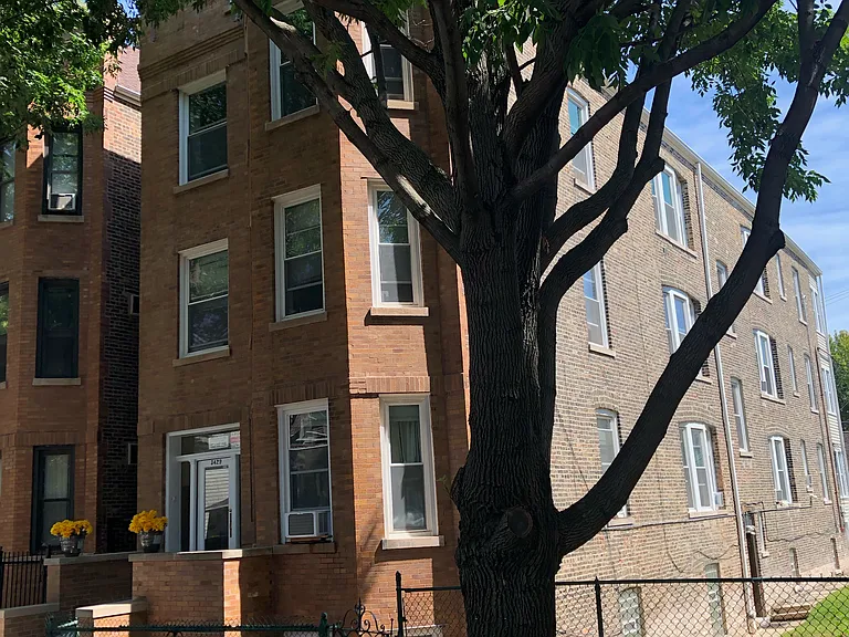 3429 S Union Ave #3R — Photo 2
