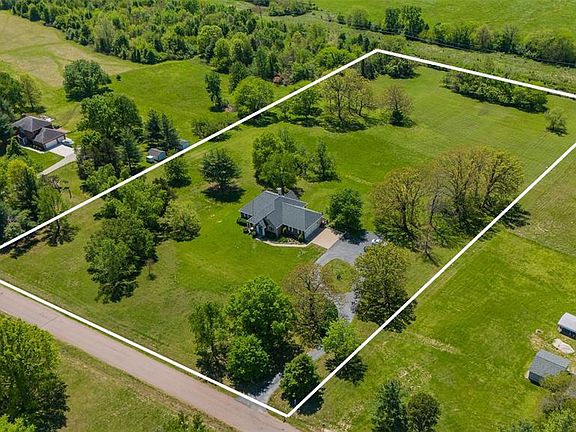 2nd image of 10755 Larson Ln