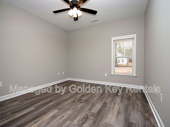 4th image of 600 W 1st St