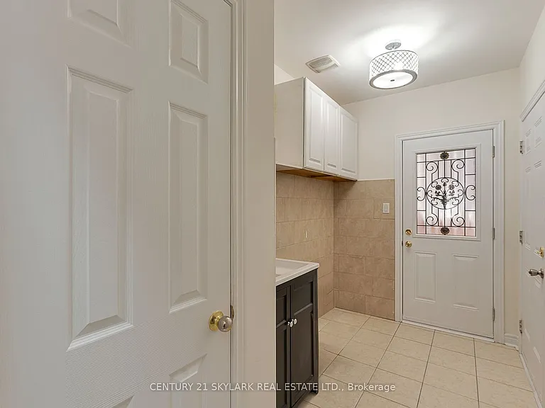 94 Bayhampton Dr #UPSTAIRS — Photo 11