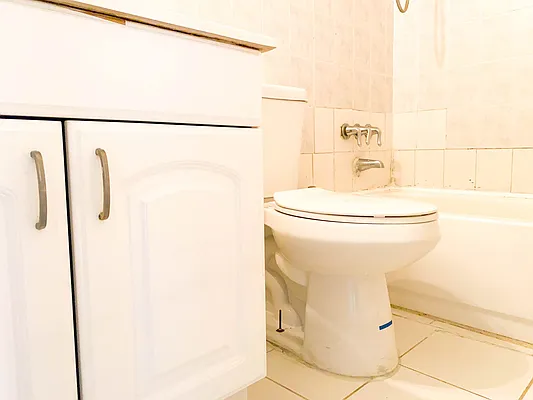 Rented by RealTegrity NY LLC | media 27