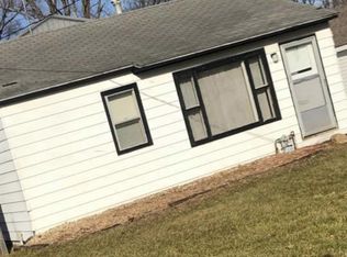 413 Ray Mar Dr, Waterloo, IA 50707