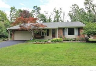 233 Woodshire Ct, Getzville, NY 14068