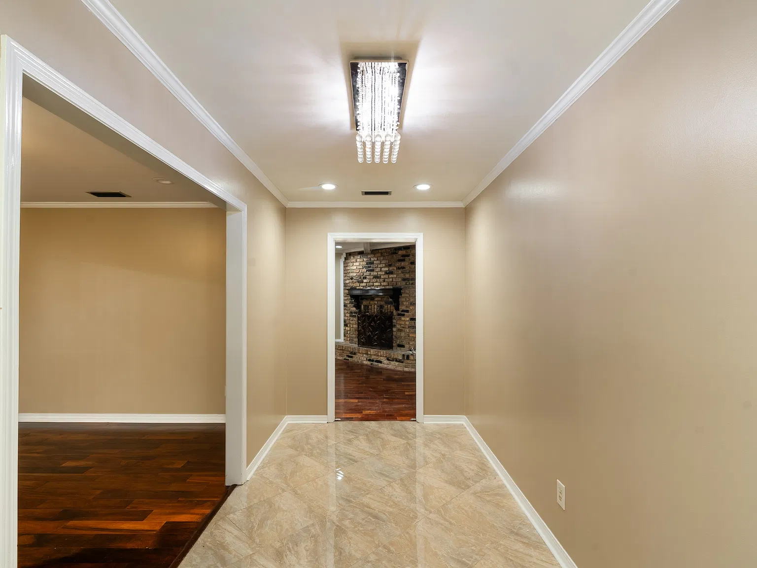 1017 Westbury Drive - 1 — Photo 2