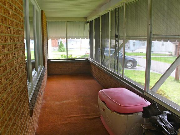 5th image of 390 Gates St