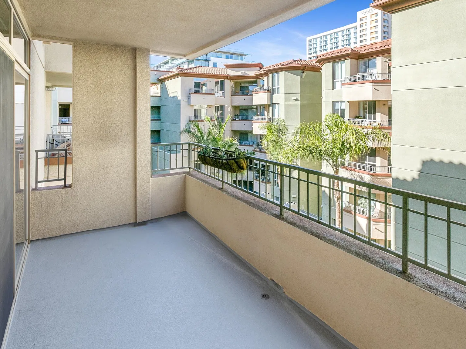 1 bed, 645 sqft, $3,200 — Photo 3