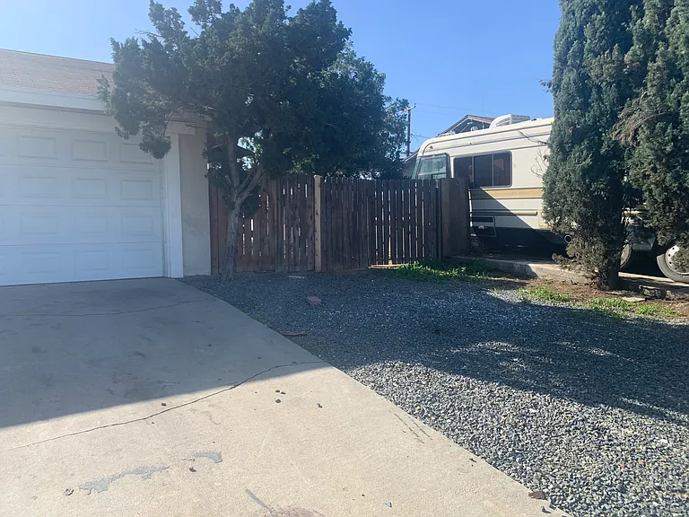 22721 Cottonwood Ave — Photo 12