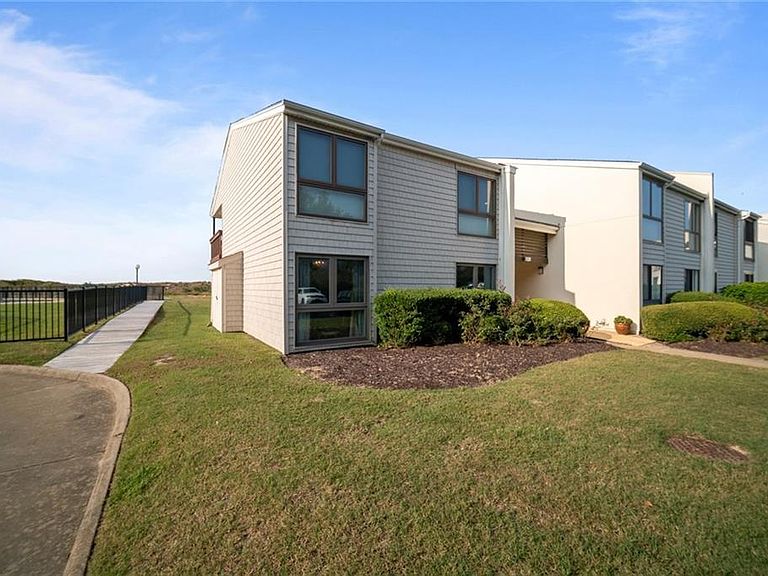 3924 Whispering Oaks Pl Virginia Beach, VA, 23455 Apartments for Rent