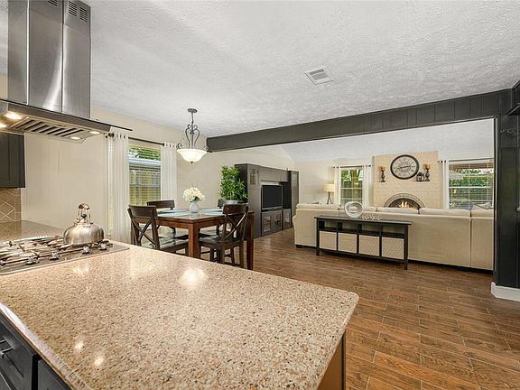 4th image of 11118 Sageyork Dr