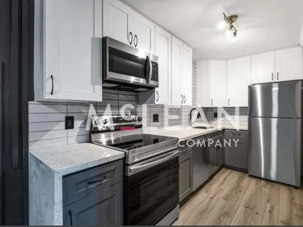 2809 N Los Felices Cir E #212, Palm Springs, CA 92262