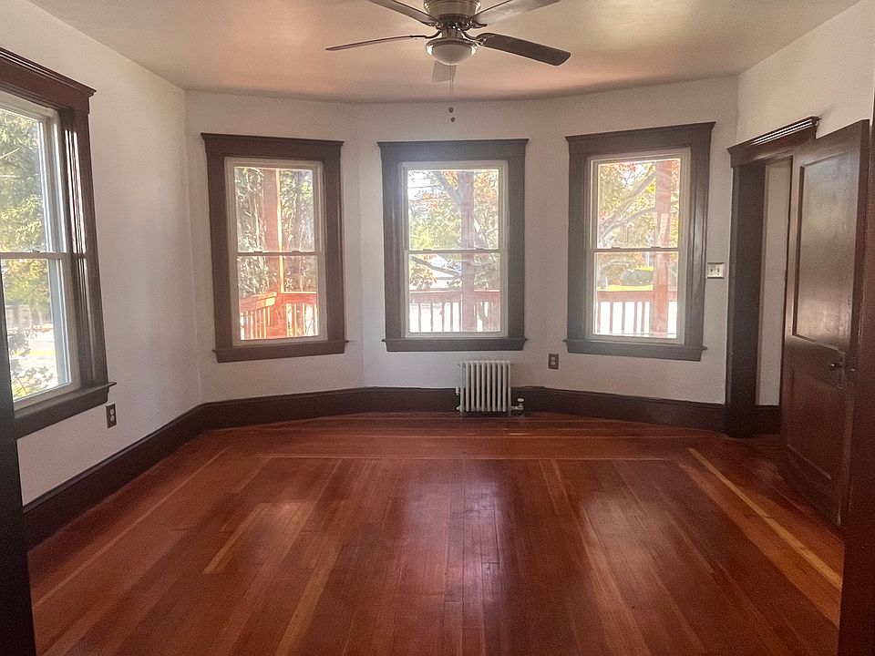 Front facing double parlor