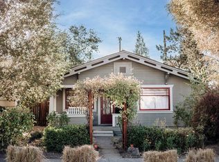 137 SW 10th St, Redmond, OR 97756