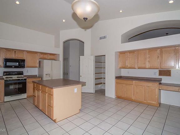 4th image of 2128 N 125th Ave