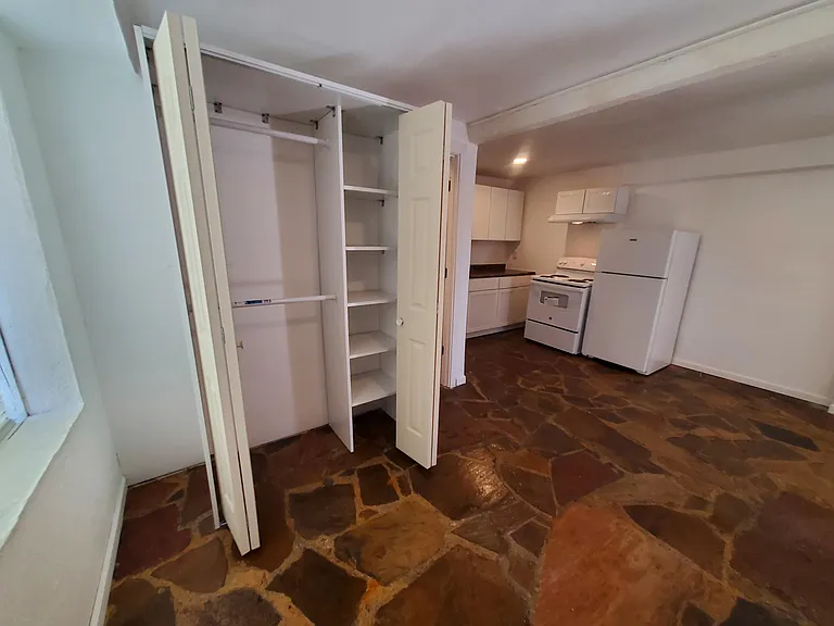 101 E Carson Ave #6 — Photo 4