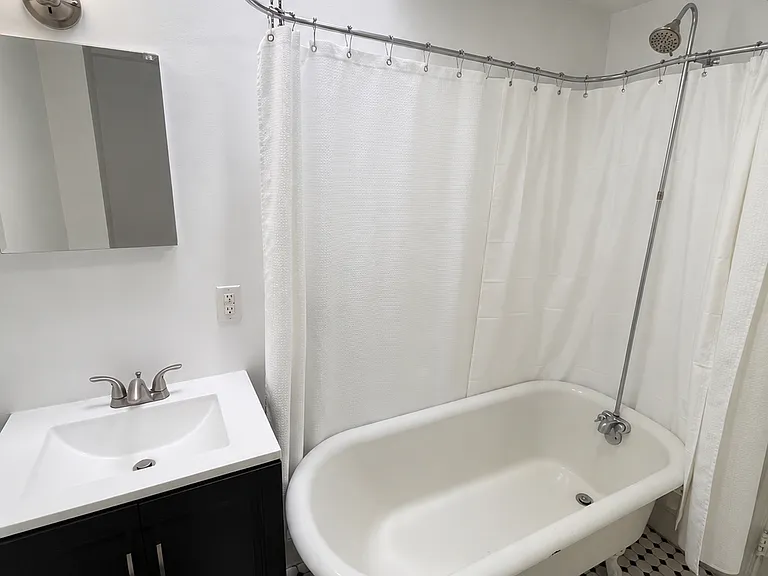 623 Sears St — Photo 10