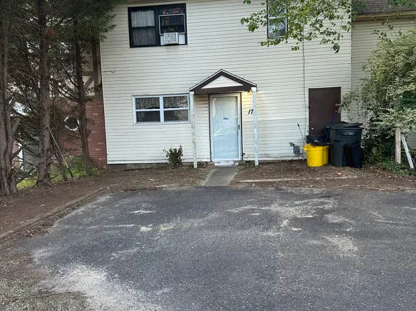 17 Kings Rd, Sicklerville, NJ 08081
