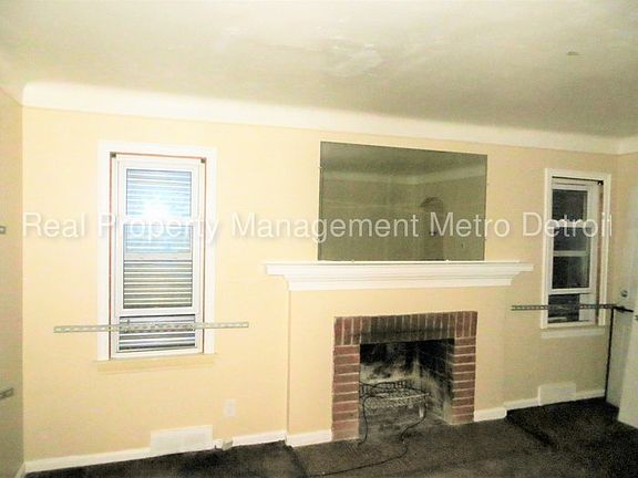 4th image of 19715 Caldwell St