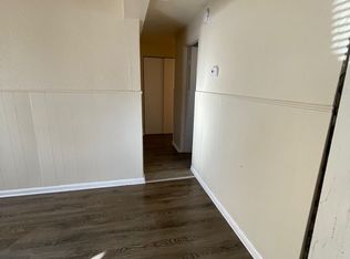 1736 21st St APT 8, Zion, IL 60099