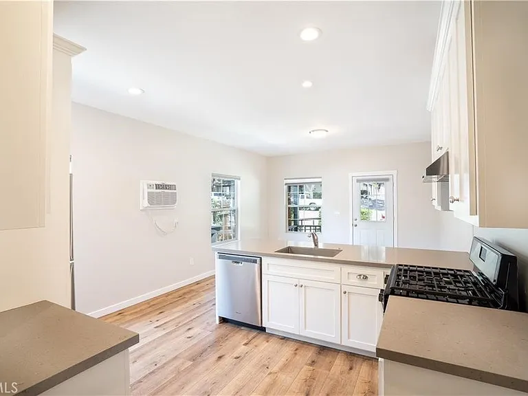 88 E Sierra Madre Blvd #90 — Photo 7