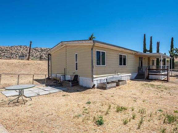 4th image of 1195 Arabian Dr