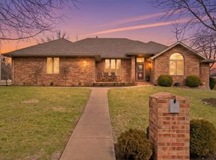 701 E Bennett Court, Nixa, MO 65714