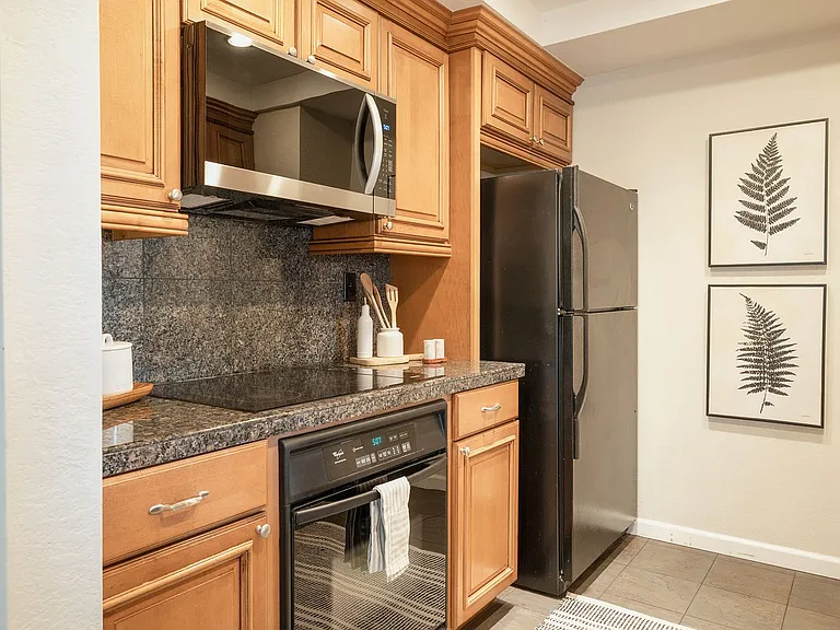 504 Ocean Ave #4 — Photo 11