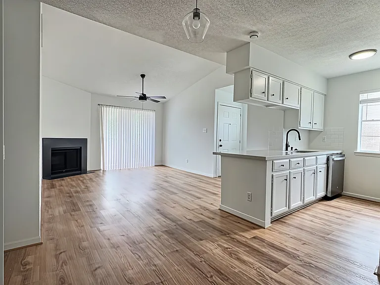3100 Jeanetta St #810 — Photo 17