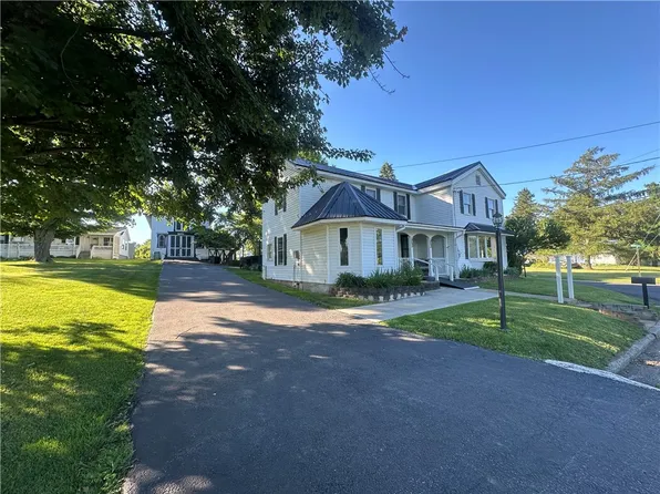 781 Spring Lake Rd, Port Byron, NY 13140
