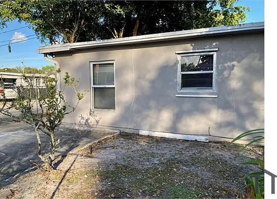 3 bed, 800 sqft, $2,150 — Photo 2