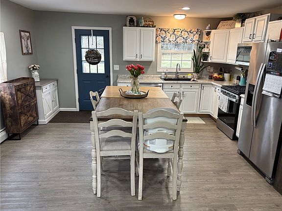 3rd image of 242 Kilroy Rd