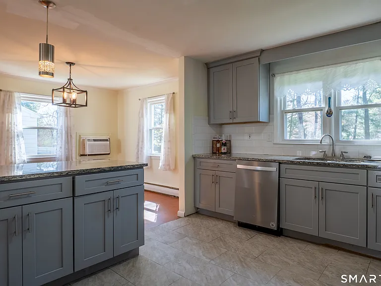 115 Hilldale Rd — Photo 4