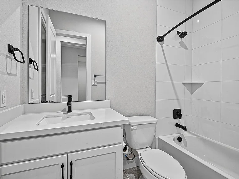 2600 Golden Palms Ln — Photo 24