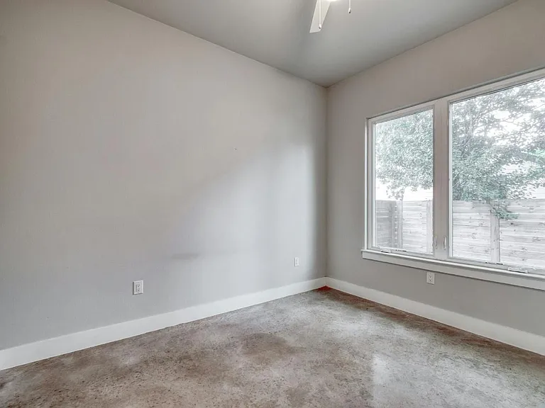 4814 Harmon Ave — Photo 12