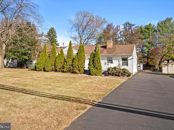 716 Hughes Dr, Hamilton, NJ 08690