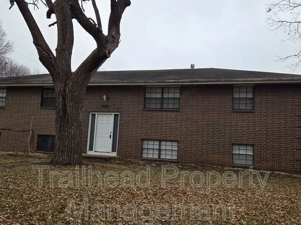 13121 6th St APT 1, Grandview, MO 64030